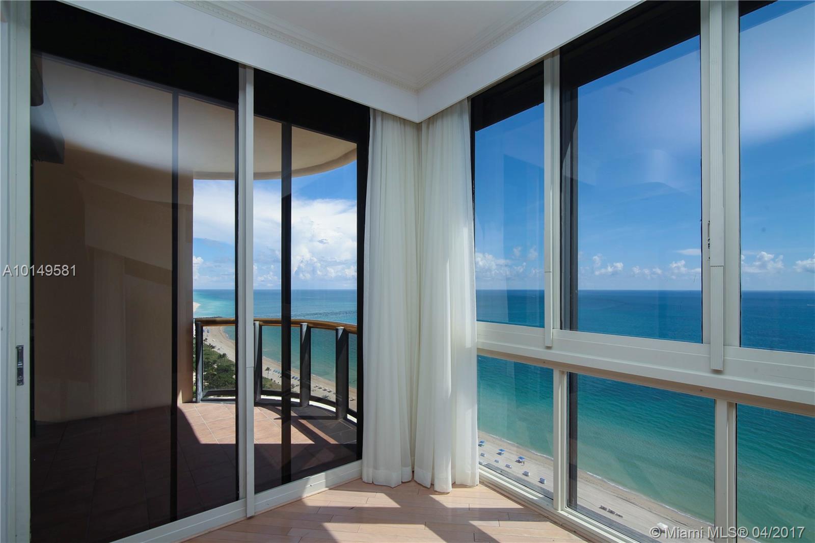 Bal Harbour Tower gallery